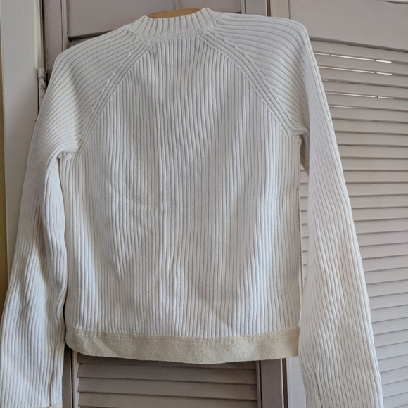 Sweater - Picture 4 of 4